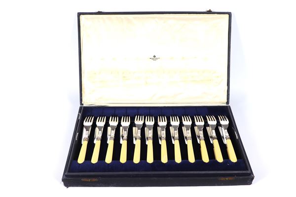 Antique English Sheffield Fish Cutlery Set, Mappin &amp; Webb (24 pcs.)