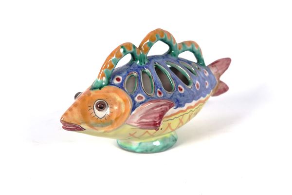 "Pesce", scultura in maiolica d'Amalfi smaltata e variopinta, marcata M.D.L.- Matteo Di Lieto, piccola rottura al finale della coda. Manifattura Anni'40