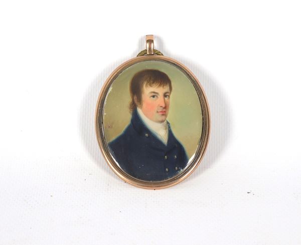 &quot;Portrait of a nobleman&quot;, antique oval miniature painted in a gilded frame