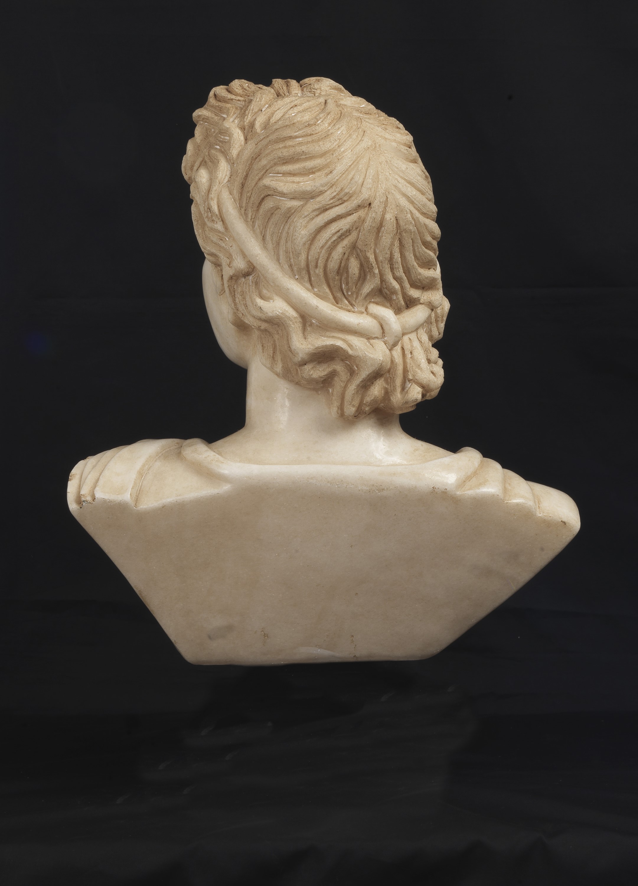 "Apollo", busto in marmo