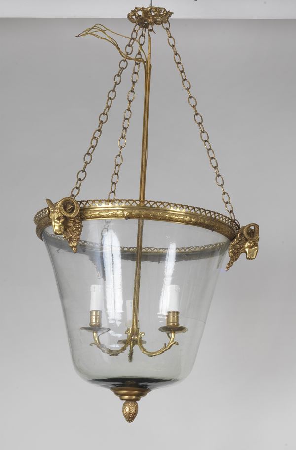 Large Venetian ceiling lantern in bronze and blown Murano glass with embossed and chiseled bronze edge with goat heads, 3 lights