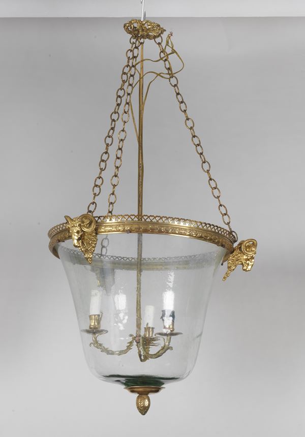 Large Venetian ceiling lantern in bronze and blown Murano glass with embossed and chiseled bronze edge with goat heads, 3 lights