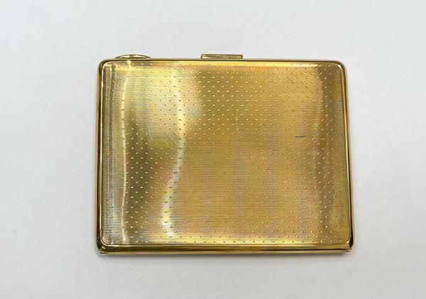 18kt gold cigarette case with guilloche workmanship, gr. 150