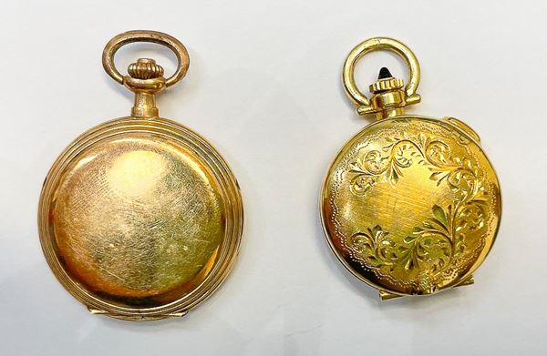 Lot of two small gold brooch watches, one 14kt and one 18kt, double case mechanism, not working, to be overhauled, approx. 16 gr