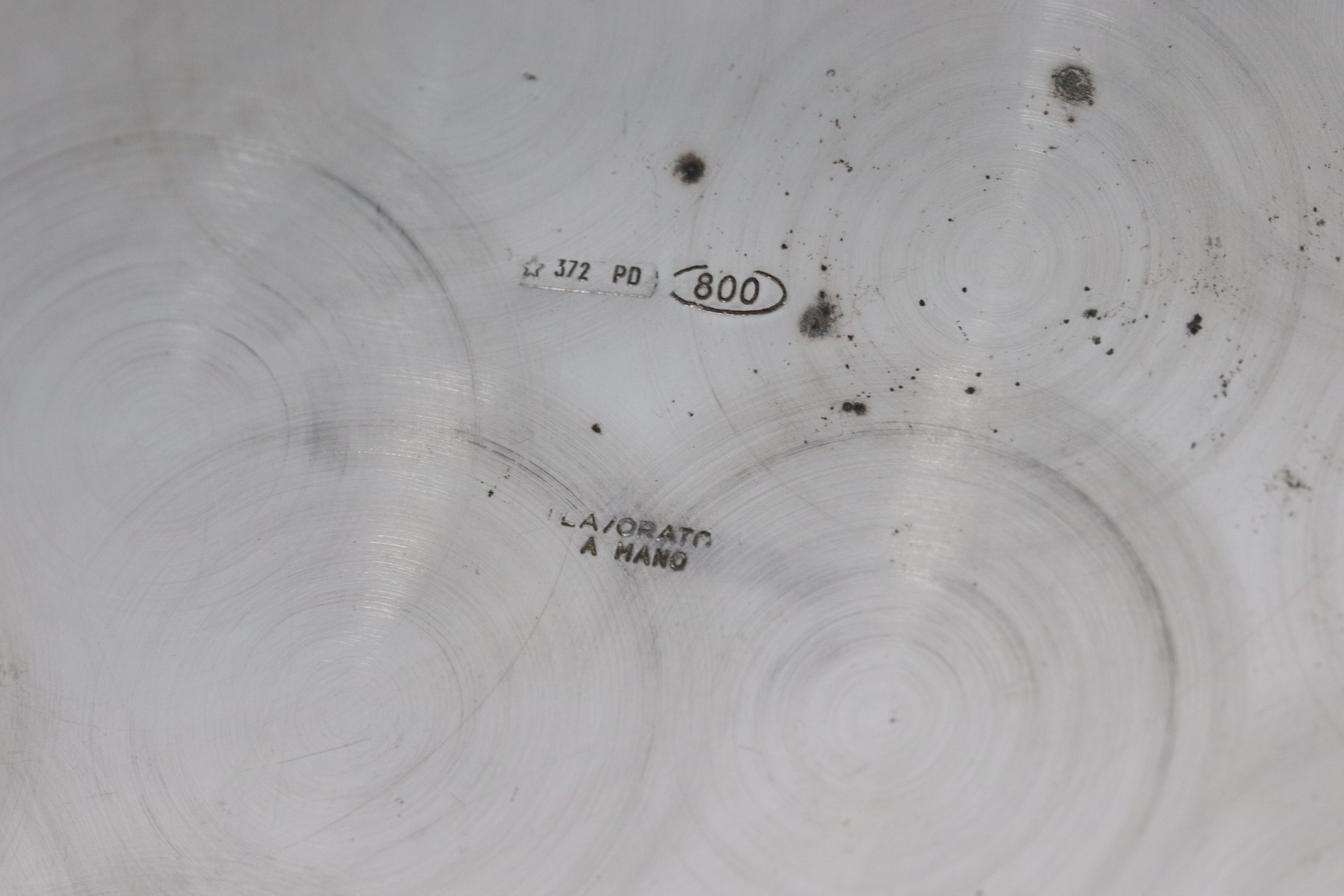 Brocca in argento martellato lavorato a mano, gr. 670