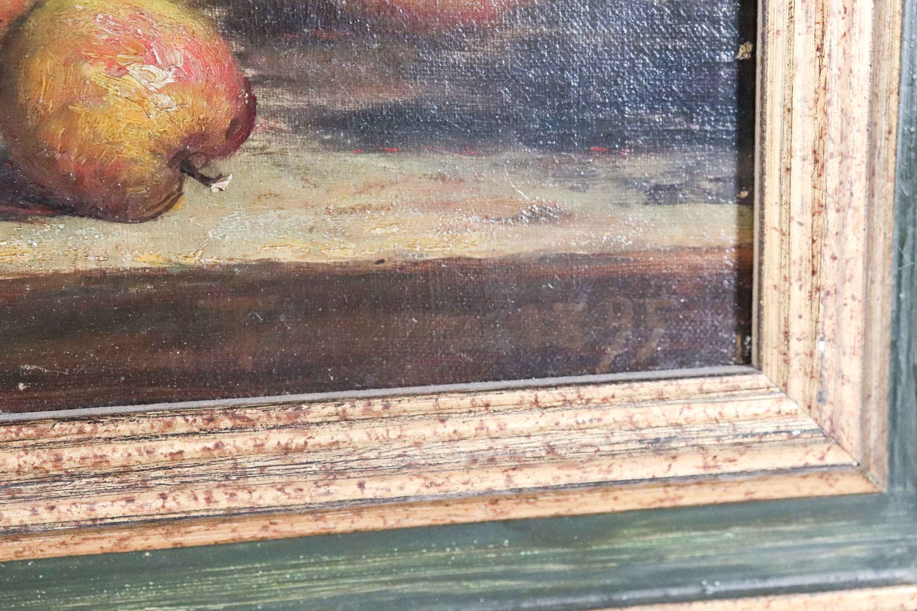 "Nature morte di frutta e vasellame", coppia di dipinti ad olio su tela in cornici in legno dorat...