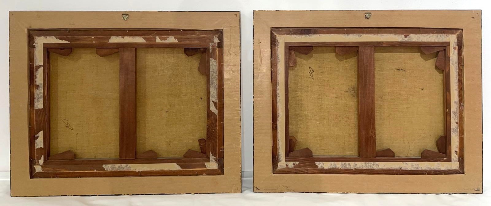 "Nature morte di frutta e vasellame", coppia di dipinti ad olio su tela in cornici in legno dorat...