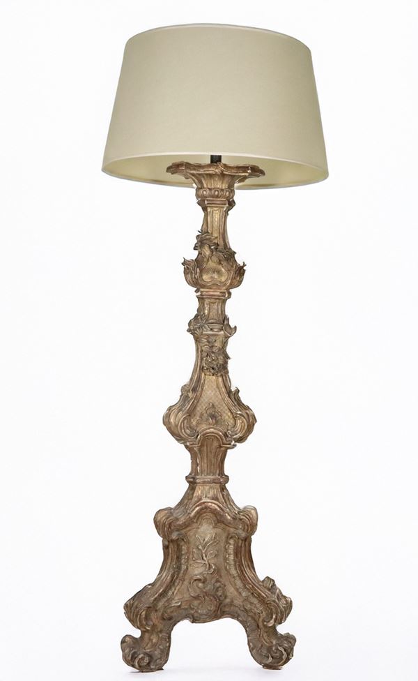 Antique large torch holder in gilded wood and carved with Louis XIV motifs, converted to electric light