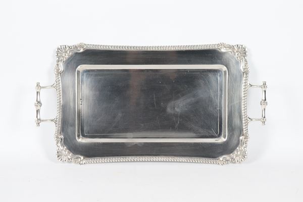 Small English tray in silver-plated metal, rectangular in shape with a chiselled and embossed edge with pods and shells, two handles