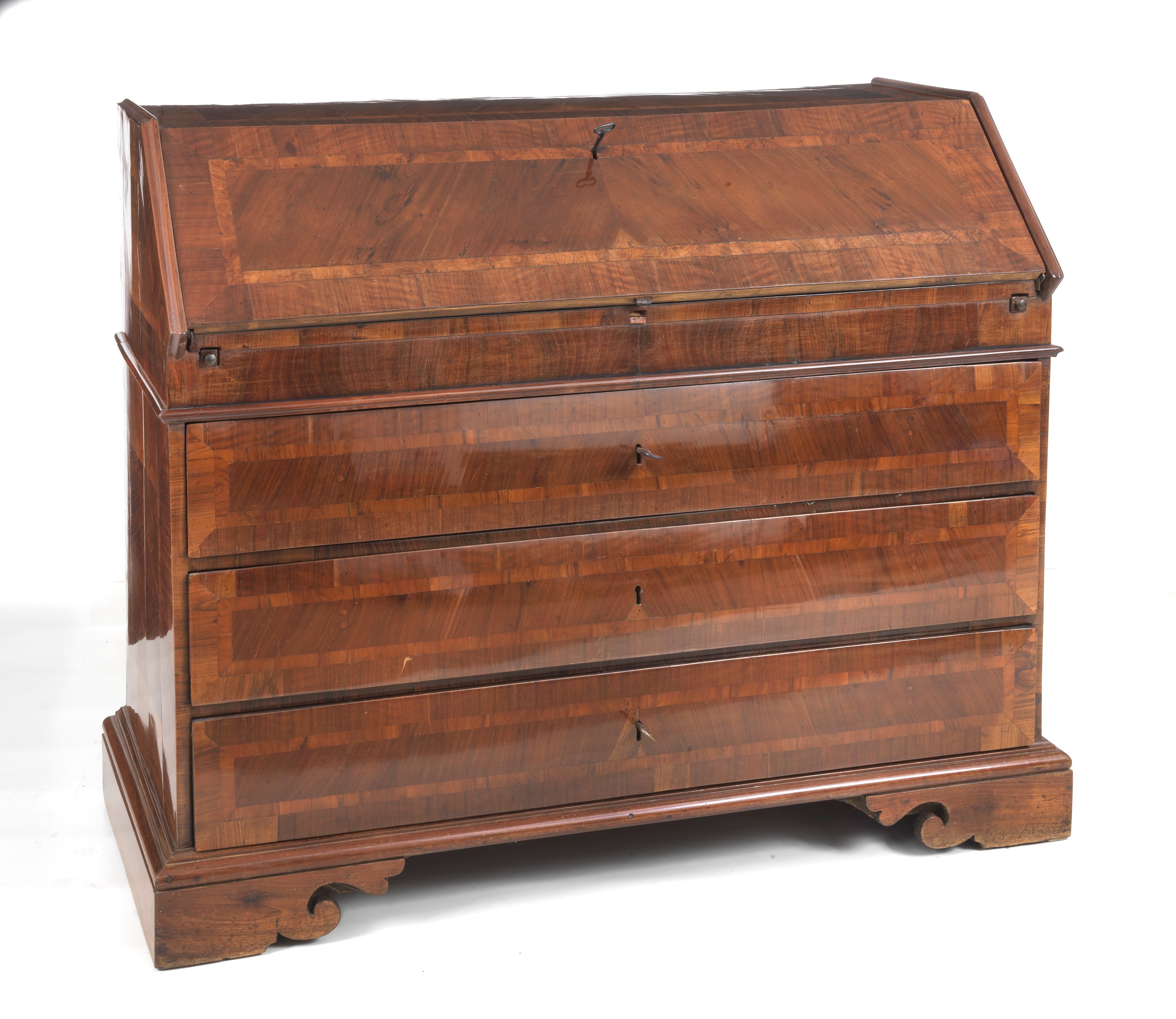 Antica ribalta marchigiana Luigi XV in noce, con intarsi a fasce geometriche, calatoia formante s...