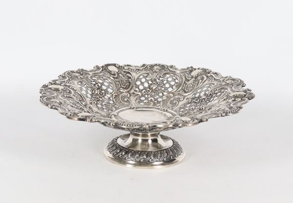 Antique German silver basket, entirely chiseled, embossed and perforated with floral interlacing and scroll motifs, 420 gr.