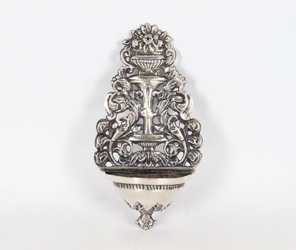 Holy water stoup in 925 silver, chiseled and embossed with Louis XV motifs