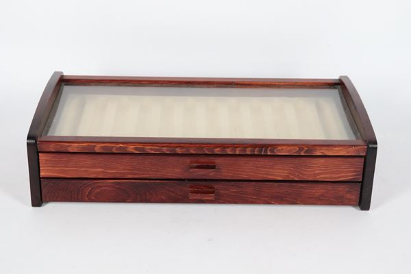 Cigar box in fruit wood and glass with two removable shelves