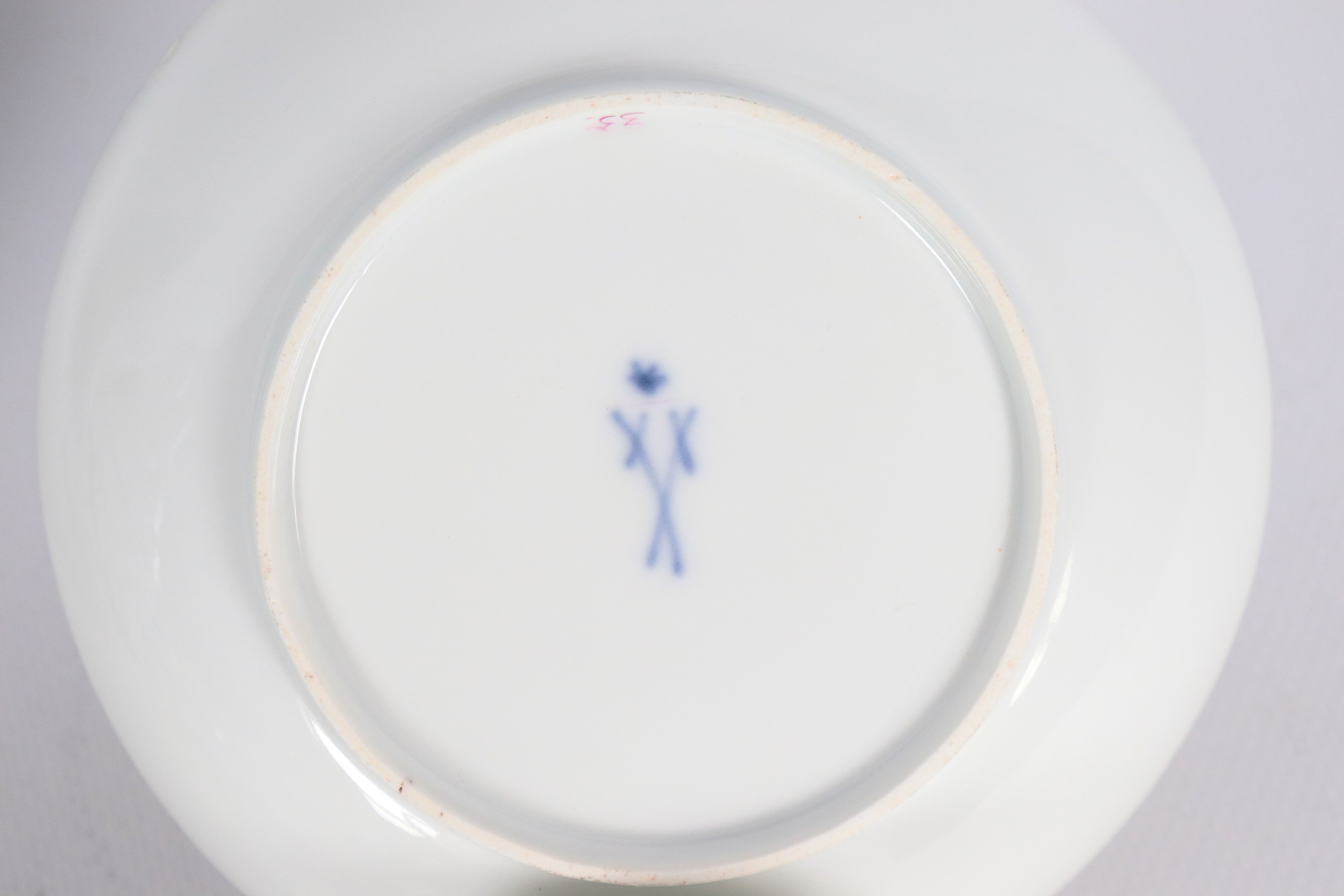 Antico servizio da caffè in porcellana Meissen Periodo Marcolini, con decorazioni policrome a mot...