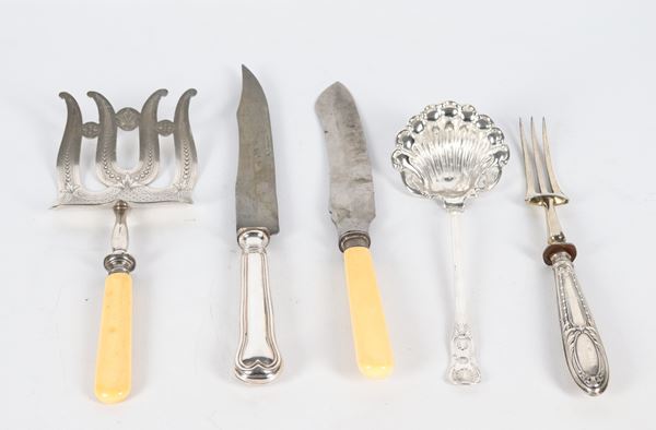 Lot of five silver-plated metal serving cutlery, chiseled and embossed