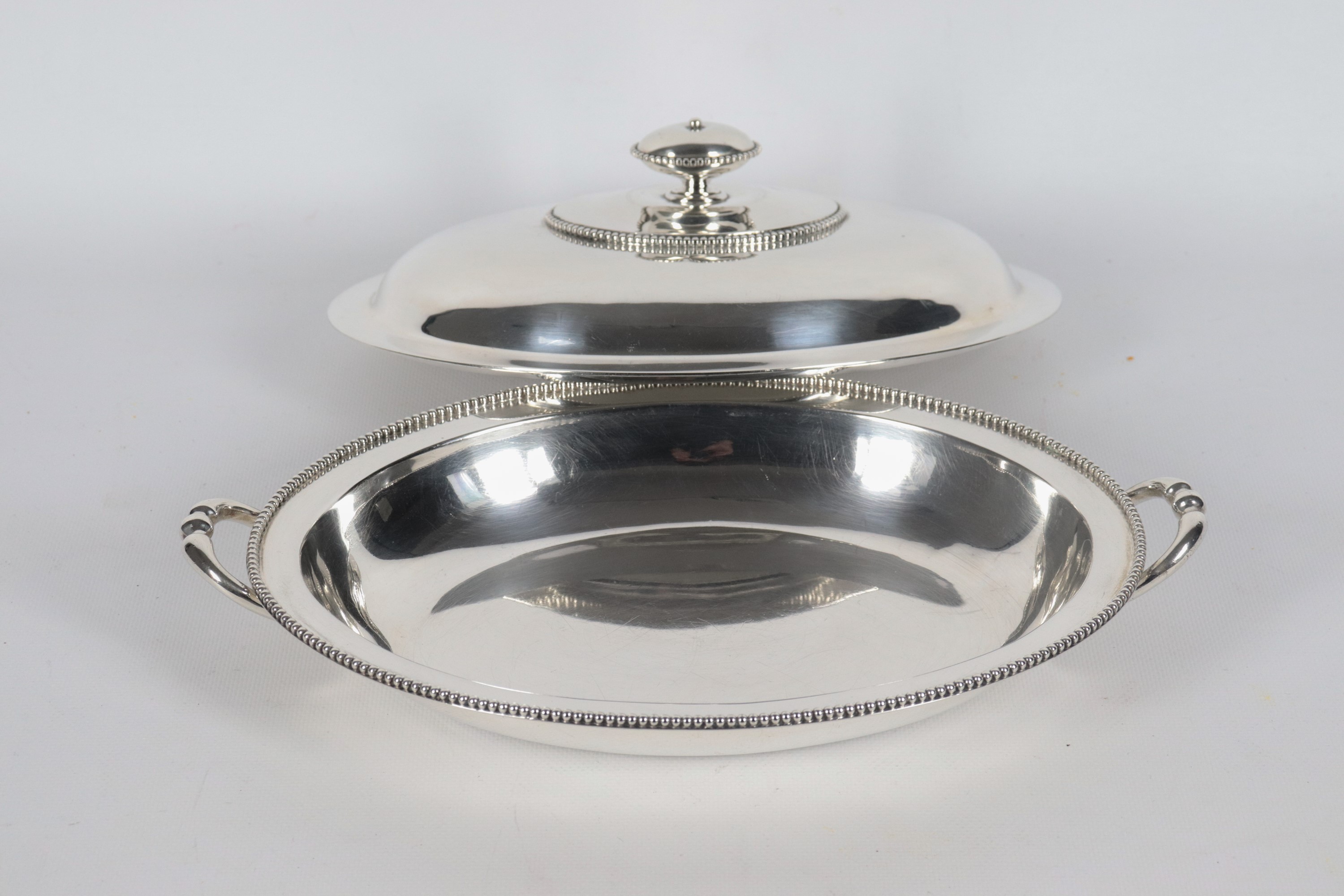 Legumiera ovale in argento Sterling Titolo 925, con due manici e bordi perlinati, gr. 1260