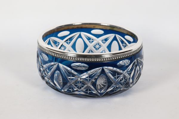 Insalatiera Liberty tonda in cristallo di Boemia blu cobalto, con bordo rivestito in argento