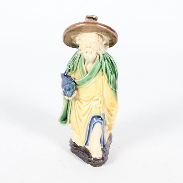 "Pescatore", statuina cinese in gres porcellanato e smaltato