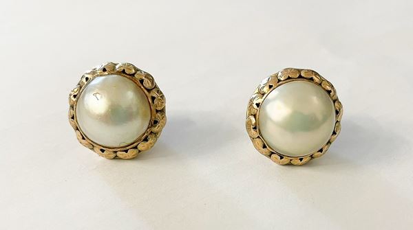 18kt yellow gold earrings with pearls, gr. 12